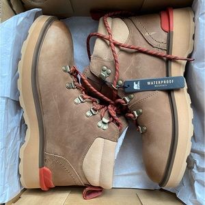 Sorel hi-line hiker women’s 10. NWT